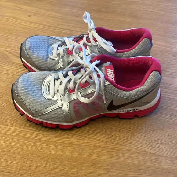 NIKE DUAL FUSION SNEAKERS - Picture 4 of 6